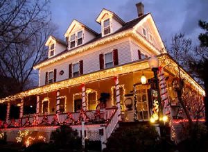 Our Top 10 Ideas for Holiday Light Displays | GNH Lumber